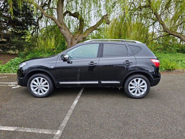 View our NISSAN QASHQAI
