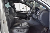 USED 2016 66 VOLKSWAGEN TOUAREG 3.0 V6 R-LINE PLUS TDI BLUEMOTION TECHNOLOGY 5d 259 BHP Pan Roof, Deployable Tow Bar