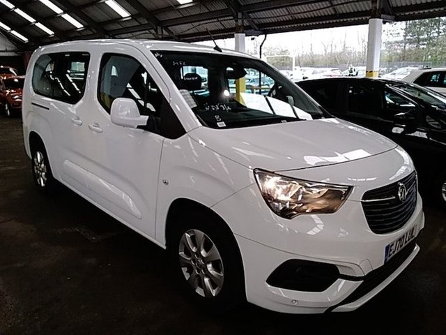 2020 70 Vauxhall Combo Life 1.5 ENERGY XL S/S 5d 101 BHP