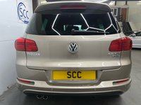 USED 2014 64 VOLKSWAGEN TIGUAN 2.0 TDI BlueMotion Tech R-Line SUV 5dr Diesel Manual 4WD Euro 5 (s/s) (Nav) (177 ps) Cruise,DAB,P.Assist