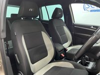 USED 2014 64 VOLKSWAGEN TIGUAN 2.0 TDI BlueMotion Tech R-Line SUV 5dr Diesel Manual 4WD Euro 5 (s/s) (Nav) (177 ps) Cruise,DAB,P.Assist