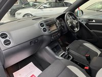 USED 2014 64 VOLKSWAGEN TIGUAN 2.0 TDI BlueMotion Tech R-Line SUV 5dr Diesel Manual 4WD Euro 5 (s/s) (Nav) (177 ps) Cruise,DAB,P.Assist
