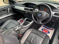 USED 2013 13 BMW 3 SERIES 3.0 330D SE 2d 242 BHP 2013 BMW 330D SE CONVERTIBLE - 6SPD MANUAL - FULL DAKOTA BLACK LEATHER - 17 INCH ALLOY WHEELS - 1 FORMER KEEPER - SERVICE HISTORY
