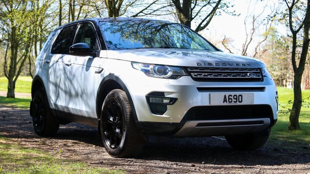 2015 65 Land Rover Discovery Sport 2.0 TD4 (180) HSE 7 Seat 5dr AWD 6 Speed Manual Euro 6 (Black Stealth Pack / Panoramic Sunroof / Premium Navigation)