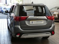 USED 2020 70 MITSUBISHI OUTLANDER 2.0 EXCEED 5d 148 BHP 7 SEATS 4WD SAT NAV LEATHER CAMERA CRUISE CONTROL PARKING SENSORS 1 OWNER MITSUBISHI WARRANTY TILL DEC 2025