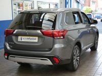 USED 2020 70 MITSUBISHI OUTLANDER 2.0 EXCEED 5d 148 BHP 7 SEATS 4WD SAT NAV LEATHER CAMERA CRUISE CONTROL PARKING SENSORS 1 OWNER MITSUBISHI WARRANTY TILL DEC 2025