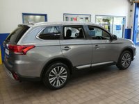 USED 2020 70 MITSUBISHI OUTLANDER 2.0 EXCEED 5d 148 BHP 7 SEATS 4WD SAT NAV LEATHER CAMERA CRUISE CONTROL PARKING SENSORS 1 OWNER MITSUBISHI WARRANTY TILL DEC 2025