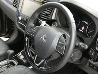 USED 2020 70 MITSUBISHI OUTLANDER 2.0 EXCEED 5d 148 BHP 7 SEATS 4WD SAT NAV LEATHER CAMERA CRUISE CONTROL PARKING SENSORS 1 OWNER MITSUBISHI WARRANTY TILL DEC 2025