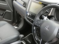 USED 2020 70 MITSUBISHI OUTLANDER 2.0 EXCEED 5d 148 BHP 7 SEATS 4WD SAT NAV LEATHER CAMERA CRUISE CONTROL PARKING SENSORS 1 OWNER MITSUBISHI WARRANTY TILL DEC 2025