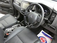 USED 2020 70 MITSUBISHI OUTLANDER 2.0 EXCEED 5d 148 BHP 7 SEATS 4WD SAT NAV LEATHER CAMERA CRUISE CONTROL PARKING SENSORS 1 OWNER MITSUBISHI WARRANTY TILL DEC 2025