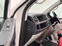 USED 2016 16 VOLKSWAGEN TRANSPORTER 2.0 T32 TDI KOMBI HIGHLINE BMT 138 BHP Striking Candy White, Double Side Slide Doors, Black / Red 6 Seater