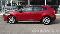 USED 2017 67 VOLVO V40 1.5 T3 CROSS COUNTRY PRO 5d 150 BHP 