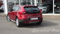 USED 2017 67 VOLVO V40 1.5 T3 CROSS COUNTRY PRO 5d 150 BHP 