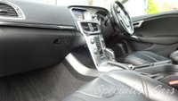 USED 2017 67 VOLVO V40 1.5 T3 CROSS COUNTRY PRO 5d 150 BHP 