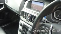 USED 2017 67 VOLVO V40 1.5 T3 CROSS COUNTRY PRO 5d 150 BHP 