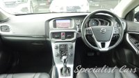USED 2017 67 VOLVO V40 1.5 T3 CROSS COUNTRY PRO 5d 150 BHP 