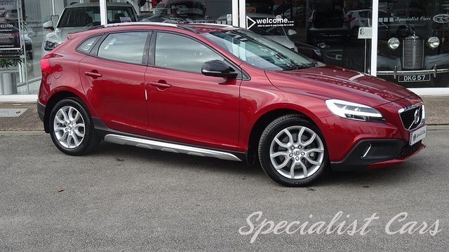 2017 67 Volvo V40 1.5 T3 CROSS COUNTRY PRO 5d 150 BHP