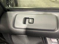 USED 2015 15 LAND ROVER DISCOVERY 3.0 SDV6 HSE 5d 255 BHP Striking Santorini Black, Extended Premium Leather Pack,Heated Steering Wheel, Triple Glass Sunroof, Roof Rails, Lower Console Cooler Box,