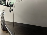 USED 2015 15 LAND ROVER DISCOVERY 3.0 SDV6 HSE 5d 255 BHP Striking Santorini Black, Extended Premium Leather Pack,Heated Steering Wheel, Triple Glass Sunroof, Roof Rails, Lower Console Cooler Box,