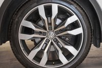 USED 2017 67 VOLKSWAGEN TIGUAN 2.0 R LINE TDI BMT 4MOTION DSG 5d 148 BHP + NATIONWIDE HOME DELIVERY +