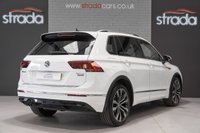 USED 2017 67 VOLKSWAGEN TIGUAN 2.0 R LINE TDI BMT 4MOTION DSG 5d 148 BHP + NATIONWIDE HOME DELIVERY +