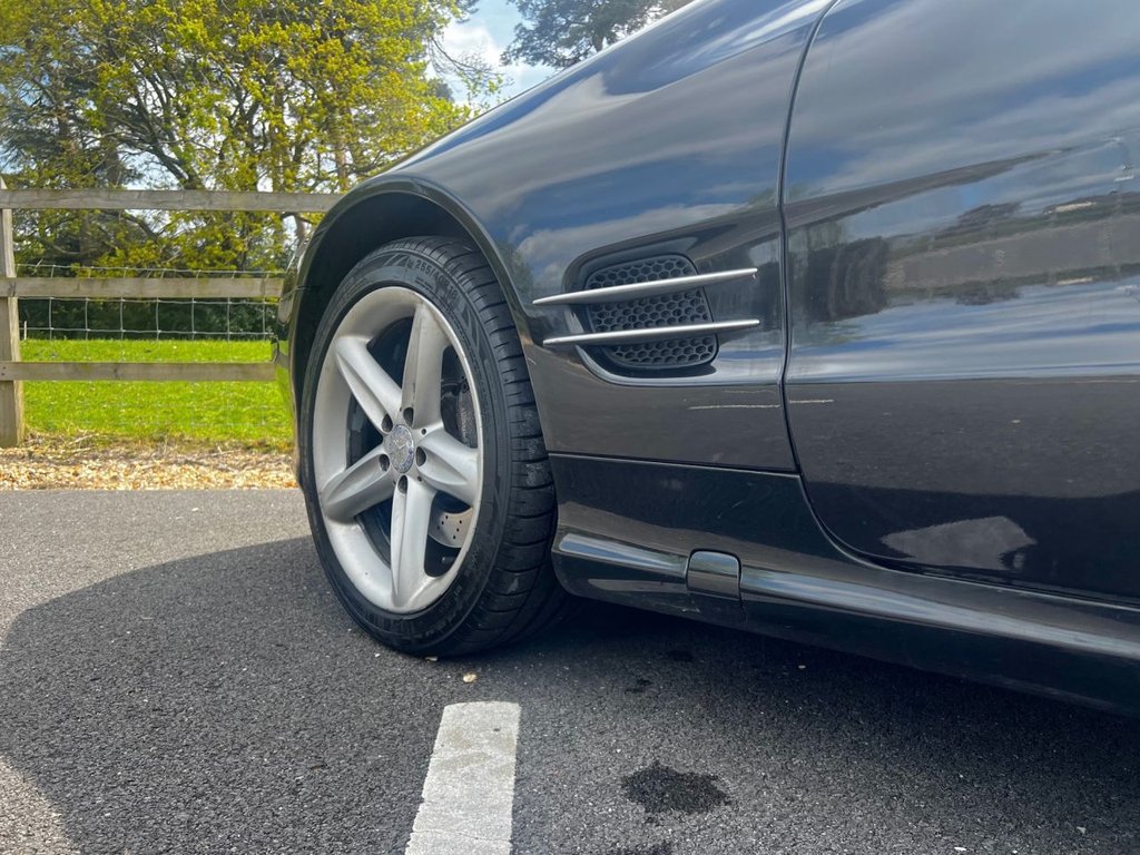 USED 2003 51 MERCEDES-BENZ SL 500 5.0 V8 306 BHP // 2d convertible // px swap 