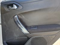 USED 2014 14 PEUGEOT 2008 1.2 ALLURE 5d 82 BHP DE14YGY PEUGEOT 2008 1.2 ALLURE 5d 82 BHP