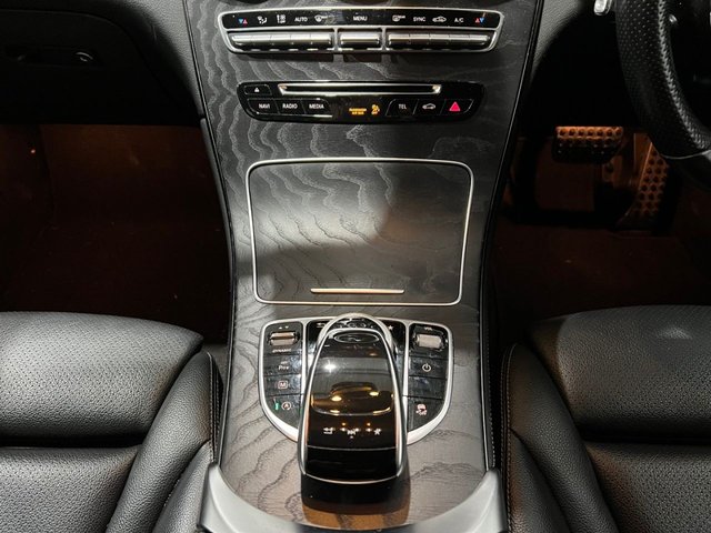 2016 Mercedes-Benz GLC-CLASS - Photo 6