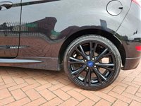 USED 2015 15 FORD FIESTA 1.0 ZETEC S BLACK EDITION 3d 139 BHP RV15HYL FORD FIESTA 1.0 ZETEC S BLACK EDITION 3d 139 BHP