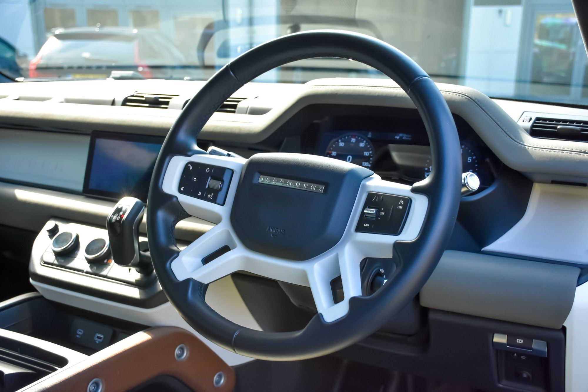 USED 2021 21 LAND ROVER DEFENDER 2.0 SE 3d 296 BHP 