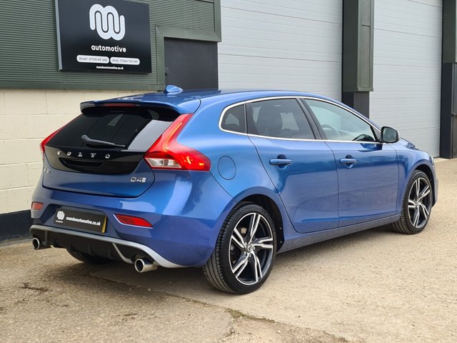 View our VOLVO V40