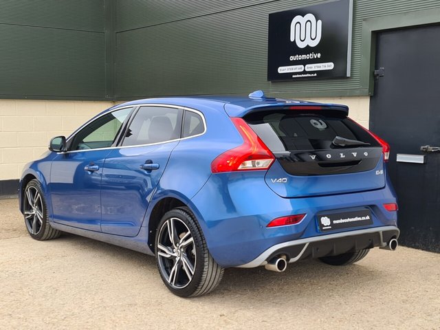 View our VOLVO V40