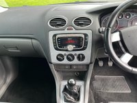 USED 2007 57 FORD FOCUS 2.0 GHIA 5d 144 BHP 