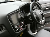 USED 2020 20 MITSUBISHI OUTLANDER 2.0 EXCEED 5d 148 BHP 7 SEATS SAT NAV LEATHER REAR VIEW CAMERA CRUISE CONTROL 1 OWNER MITSUBISHI WARRANTY TILL AUG 2025