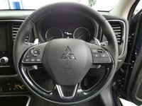 USED 2020 20 MITSUBISHI OUTLANDER 2.0 EXCEED 5d 148 BHP 7 SEATS SAT NAV LEATHER REAR VIEW CAMERA CRUISE CONTROL 1 OWNER MITSUBISHI WARRANTY TILL AUG 2025