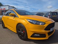 USED 2015 65 FORD FOCUS 2.0 ST-2 TDCI 5d 183 BHP STUNNING EXAMPLE+BIG SPEC+HALF LEATHER INTERIOR+PRIVACY GLASS+PARK ASSIST+GREAT MPG+ALLOY WHEELS+READY TO DRIVE AWAY TODAY+FINANCE AND EXTENDED WARRANTY AVAILABLE ON THIS USED VEHICLE!!!!!!!