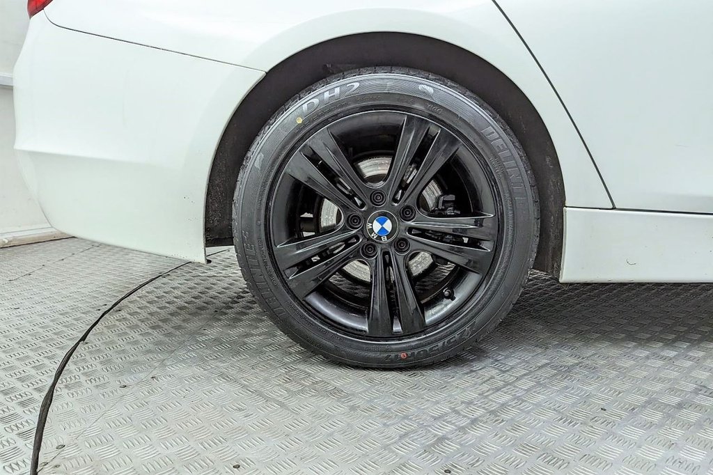 USED 2013 63 BMW 3 SERIES 2.0 318D SPORT 4d 141 BHP 