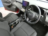USED 2022 71 TOYOTA COROLLA 1.8 ICON 5d 121 BHP GENUINE LOW MILES REAR CAMERA HEATED SEATS 1 OWNER TOYOTA WARRANTY TILL 2032