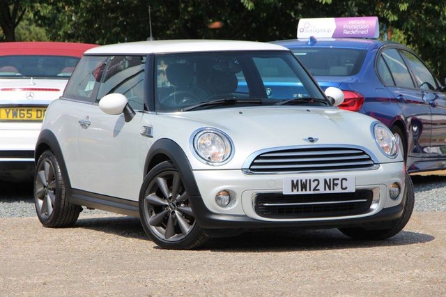 2012 12 MINI Hatch Cooper 1.6 COOPER LONDON 2012 EDITION 3d 120 BHP