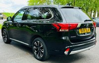 USED 2016 16 MITSUBISHI OUTLANDER 2.0 PHEV GX 4H 5d 161 BHP &pound;0 ROAD TAX / SATELLITE NAVIGATION / ELECTRIC SUNROOF / REAR PARKING CAMERA