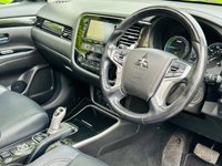 USED 2016 16 MITSUBISHI OUTLANDER 2.0 PHEV GX 4H 5d 161 BHP &pound;0 ROAD TAX / SATELLITE NAVIGATION / ELECTRIC SUNROOF / REAR PARKING CAMERA