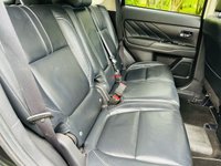 USED 2016 16 MITSUBISHI OUTLANDER 2.0 PHEV GX 4H 5d 161 BHP &pound;0 ROAD TAX / SATELLITE NAVIGATION / ELECTRIC SUNROOF / REAR PARKING CAMERA