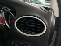 USED 2010 10 FORD FOCUS 1.6 ZETEC 5d 100 BHP HEATED FRONT SCREEN - A/C