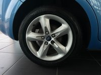 USED 2010 10 FORD FOCUS 1.6 ZETEC 5d 100 BHP HEATED FRONT SCREEN - A/C