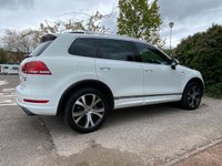 USED 2014 14 VOLKSWAGEN TOUAREG 3.0 V6 R-LINE TDI BLUEMOTION TECHNOLOGY 5d 242 BHP SATNAV - HTD STEERING AND SEATS