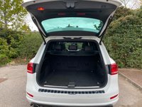 USED 2014 14 VOLKSWAGEN TOUAREG 3.0 V6 R-LINE TDI BLUEMOTION TECHNOLOGY 5d 242 BHP SATNAV - HTD STEERING AND SEATS