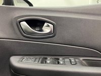 USED 2019 19 RENAULT CAPTUR 1.5 ICONIC DCI 5d 89 BHP Stylish Oyster Grey / Cream Captur 1.5 5 Door, Media / Navigation, 17" Diamond Cut Alloy Wheels