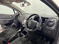 USED 2019 19 RENAULT CAPTUR 1.5 ICONIC DCI 5d 89 BHP Stylish Oyster Grey / Cream Captur 1.5 5 Door, Media / Navigation, 17" Diamond Cut Alloy Wheels