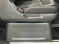 USED 2017 67 VOLKSWAGEN CARAVELLE 2.0 EXECUTIVE TDI BMT 5d 148 BHP Striking Candy White / Contrast Black Privacy glass, Chrome pack,