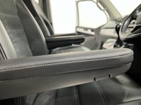 USED 2017 67 VOLKSWAGEN CARAVELLE 2.0 EXECUTIVE TDI BMT 5d 148 BHP Striking Candy White / Contrast Black Privacy glass, Chrome pack,